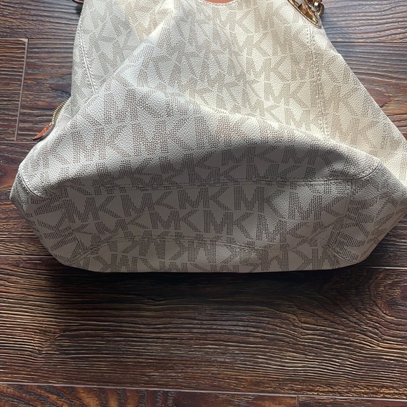 Michael Kors Purse with Matching Wallet🥰🥰 - Picture 5 of 8